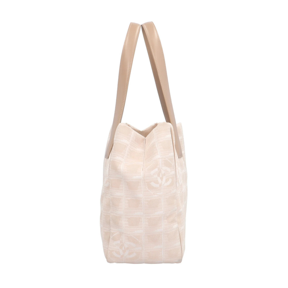 CHANEL Cream Tote Bag - Picture 4 of 8